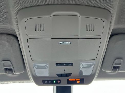 Used 2020 Buick Envision Essence FWD image 18
