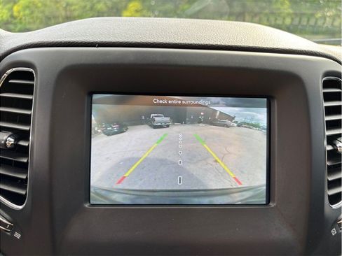 Used 2020 Jeep Compass Latitude w/ Popular Equipment Group FWD image 25