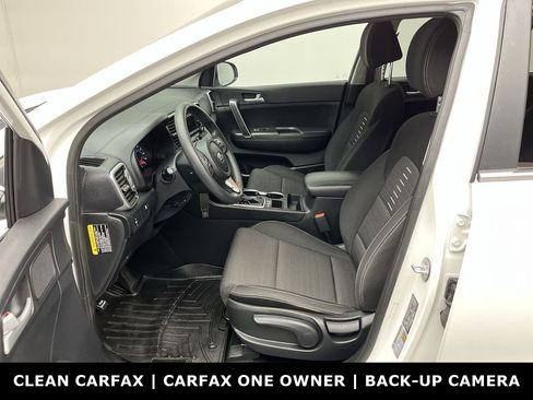 Used 2018 Kia Sportage LX AWD/4WD image 3