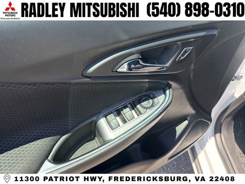 Used 2018 Chevrolet Malibu Hybrid FWD image 5