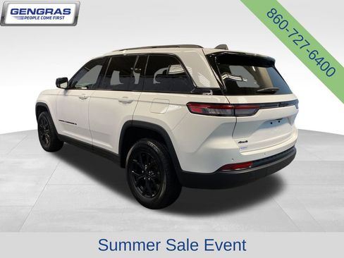 Certified 2025 Jeep Grand Cherokee Altitude AWD/4WD image 5