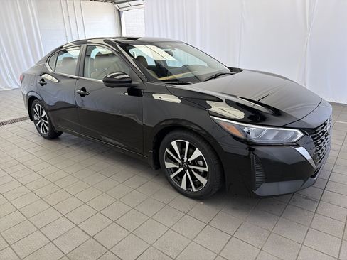 Used 2024 Nissan Sentra SV w/ SV Premium Package FWD image 3