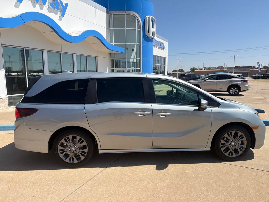 New 2026 Honda Odyssey Touring image 12