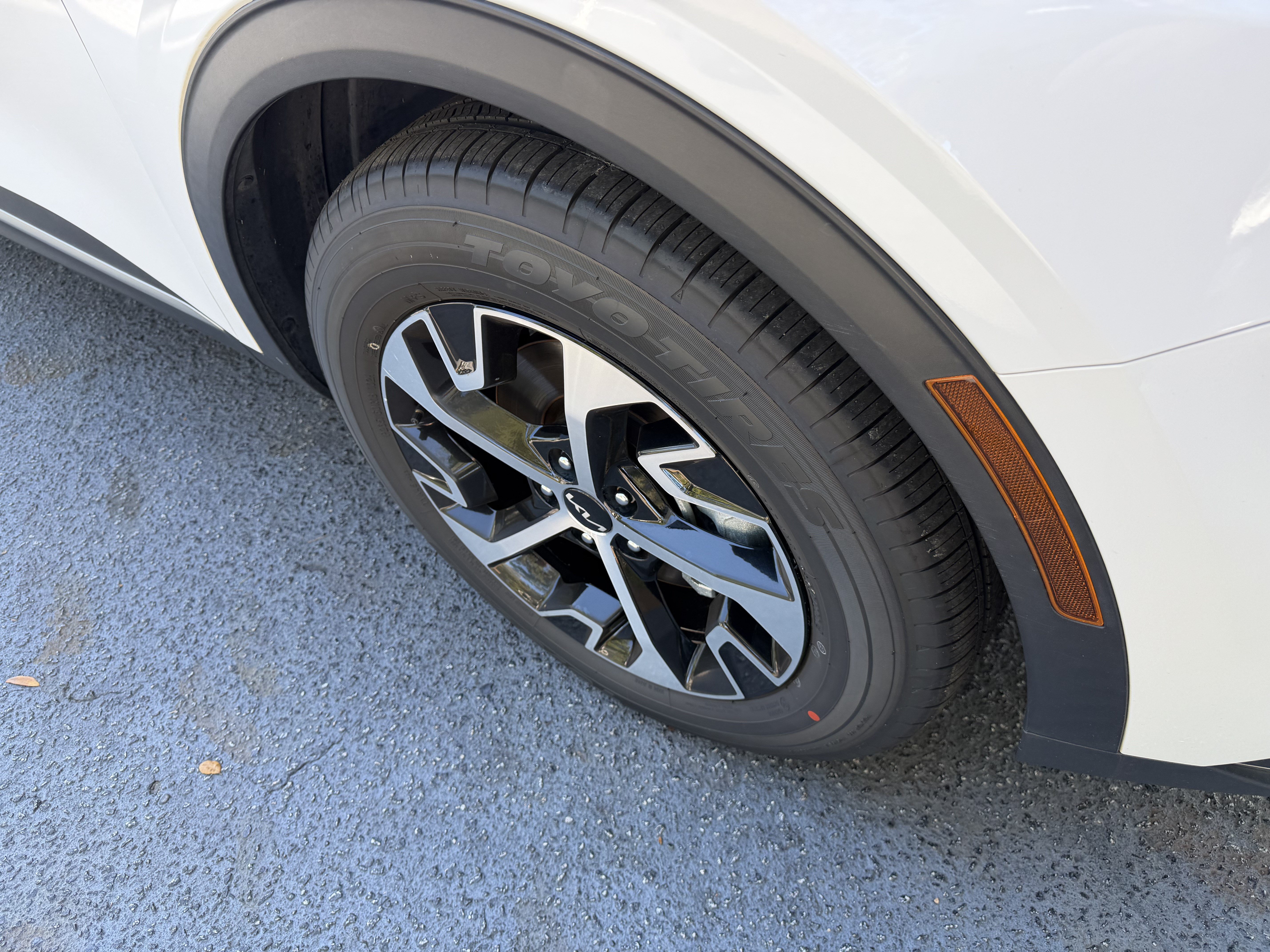 Used 2023 Kia Sportage EX FWD image 11