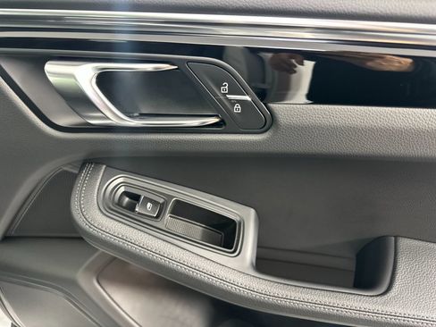Certified 2026 Porsche Macan AWD/4WD image 20