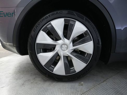 Used 2023 Tesla Model Y Long Range AWD/4WD image 22