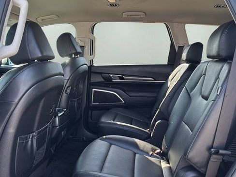 Used 2023 Kia Telluride S AWD/4WD image 14