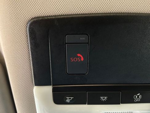 Used 2025 Nissan Rogue SV FWD image 18