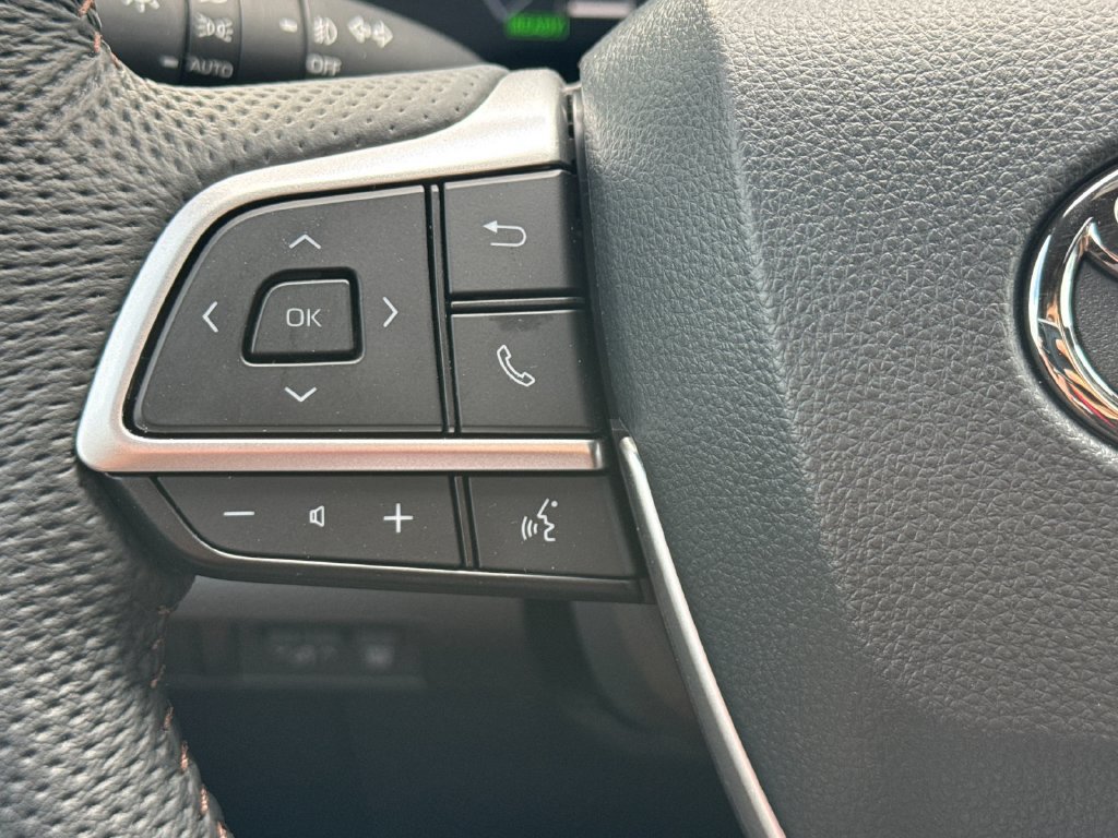 Used 2026 Toyota Sienna Limited AWD/4WD image 26