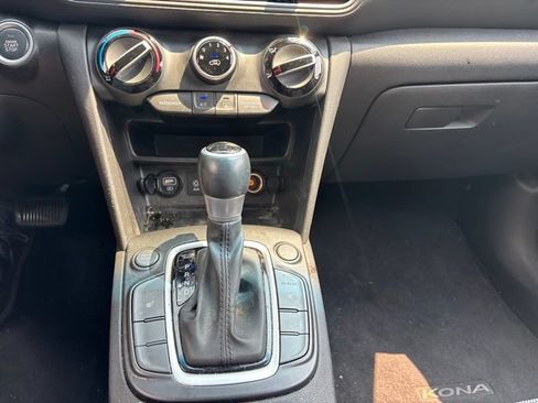 Used 2021 Hyundai Kona SEL Plus AWD/4WD image 16