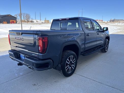 Used 2022 GMC Sierra 1500 AT4 image 4
