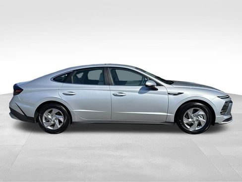 Certified 2025 Hyundai Sonata SE FWD image 8