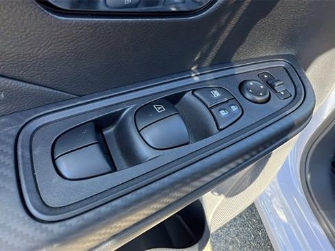 New 2025 Nissan Versa SV w/ Trunk Package image 19