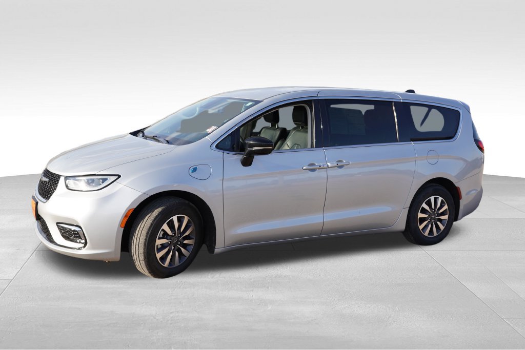 Used 2024 Chrysler Pacifica Limited FWD image 10