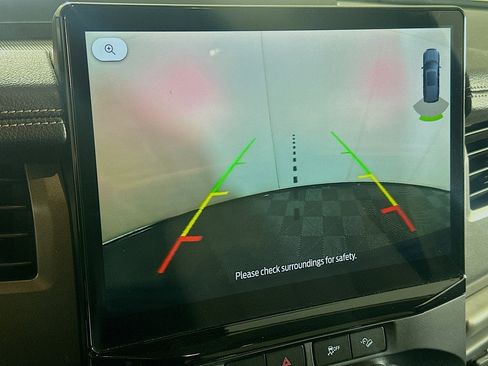 Used 2024 Ford Expedition Max XLT image 23