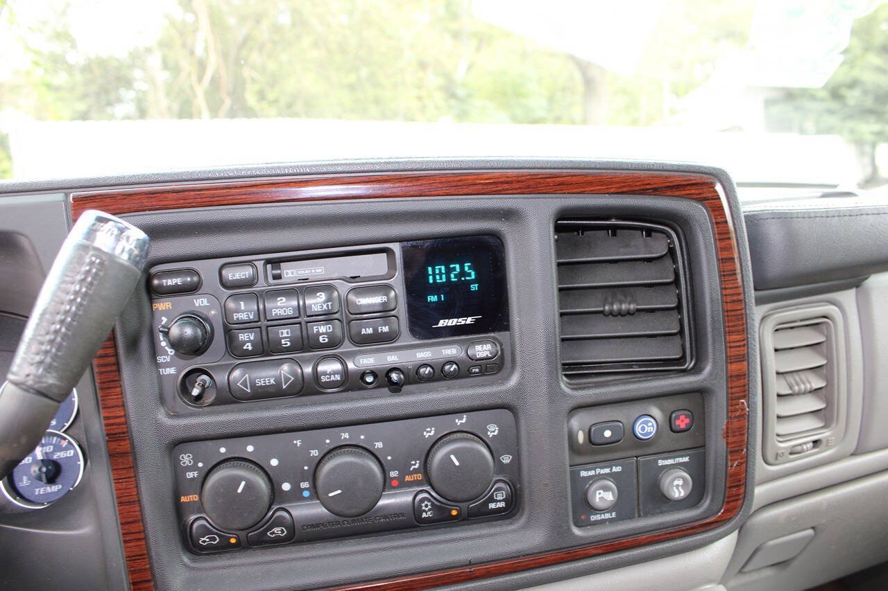 Used 2002 Cadillac Escalade AWD image 26