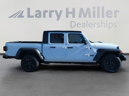 New 2026 Jeep Gladiator Sport image 6