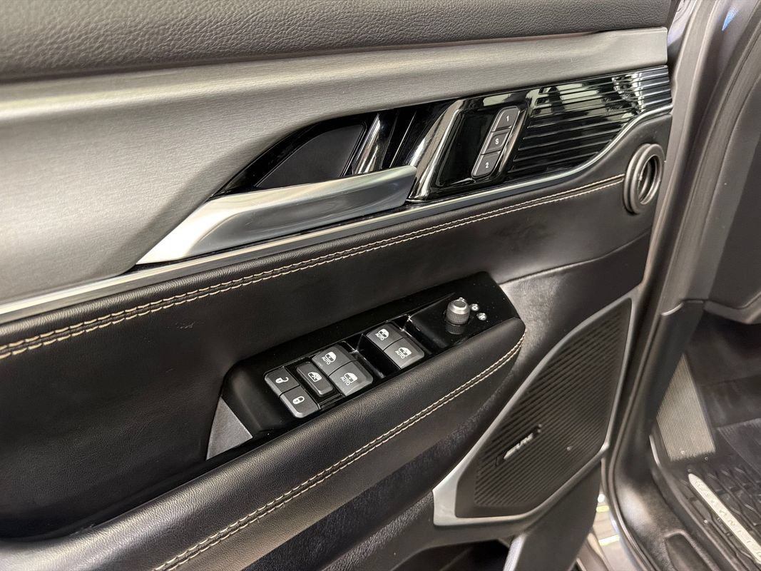 Used 2023 Jeep Wagoneer Series II RWD image 18