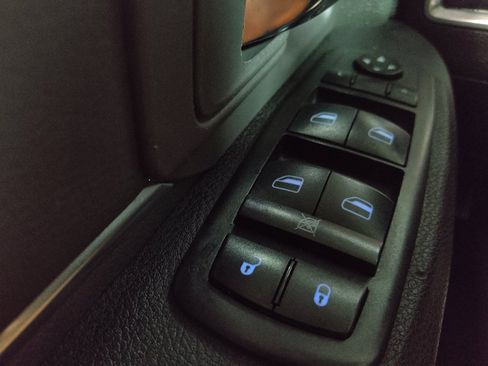 Used 2021 RAM 1500 Classic SLT RWD image 27