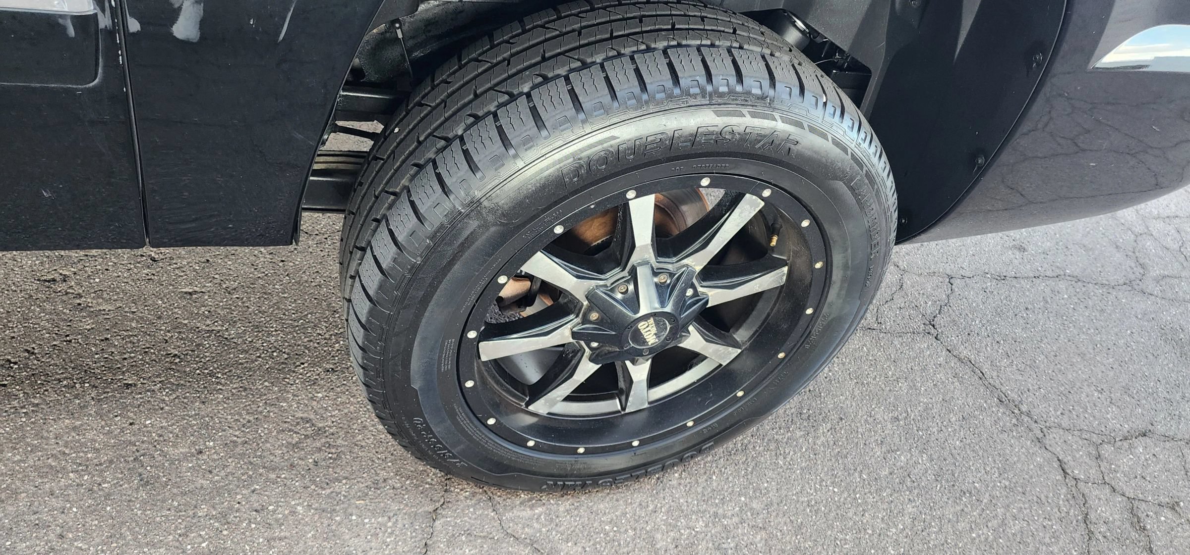 Used 2011 Chevrolet Avalanche LTZ AWD/4WD image 11