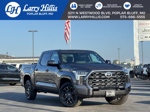 Used 2023 Toyota Tundra Platinum image 1