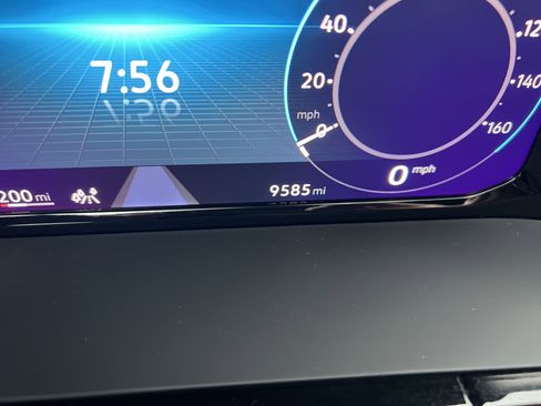 Used 2024 Volkswagen Atlas Cross Sport SE w/ Panoramic Sunroof Package image 20