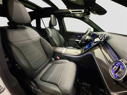 Certified 2025 Mercedes-Benz GLC 300 GLC 300 image 30