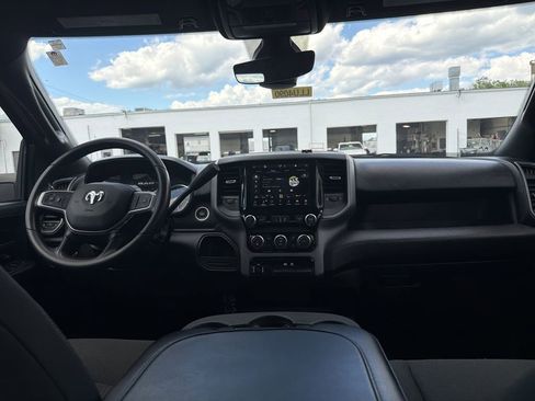 Used 2024 RAM 2500 Tradesman w/ Chrome Appearance Group AWD/4WD image 18