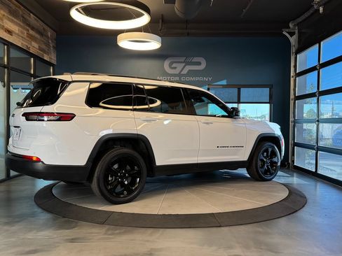 Used 2023 Jeep Grand Cherokee L Laredo AWD/4WD image 35