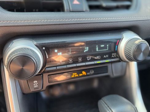 Used 2023 Toyota RAV4 LE image 28