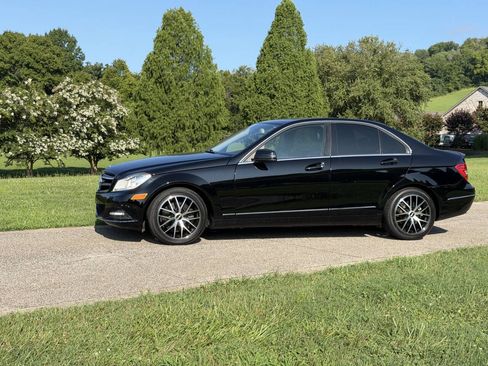 Used 2013 Mercedes-Benz C 300 4MATIC Sedan image 4