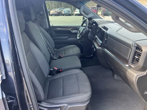 Used 2024 Chevrolet Silverado 1500 RST w/ Z71 Off-Road Package image 17