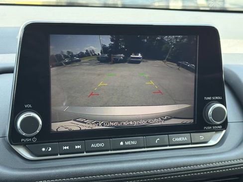 Used 2025 Nissan Rogue SV FWD image 15