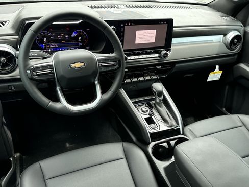 New 2024 Chevrolet Colorado LT w/ LT Convenience Package III image 19