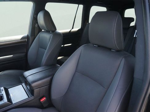 Used 2022 Lexus GX 460 w/ Black Line Special Edition AWD/4WD image 10