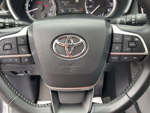 Certified 2025 Toyota Highlander XLE AWD/4WD image 22