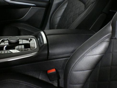 Certified 2024 BMW X7 xDrive40i w/ Premium Package image 26