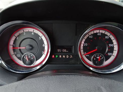 Used 2019 Dodge Grand Caravan SE w/ UConnect Hands-Free Group image 29