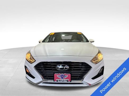 Used 2018 Hyundai Sonata SE FWD image 2