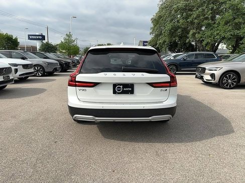 New 2025 Volvo V90 B6 Cross Country Ultra w/ Protection Package Premier image 5