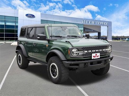 Certified 2023 Ford Bronco Badlands image 6