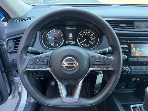 Used 2017 Nissan Rogue S w/ S Appearance Package AWD/4WD image 17