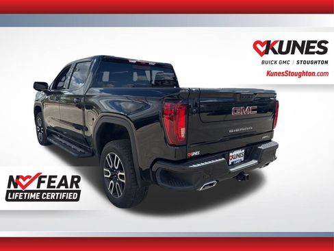 Used 2023 GMC Sierra 1500 AT4 w/ Technology Package AWD/4WD image 9