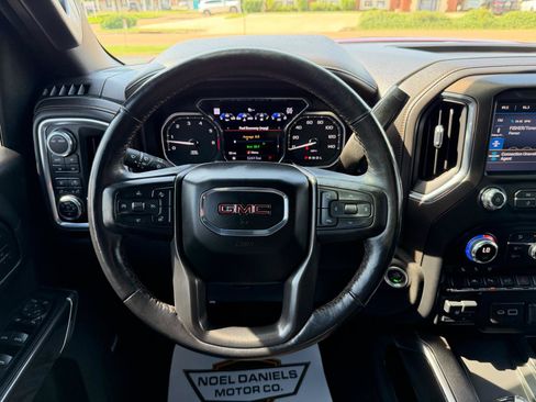 Used 2022 GMC Sierra 1500 AT4 w/ AT4 Premium Package AWD/4WD image 21