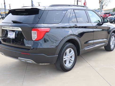 Used 2023 Ford Explorer XLT w/ Equipment Group 202A image 6