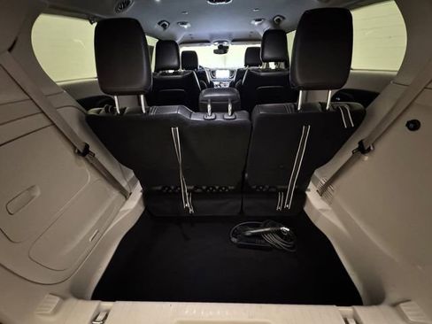Used 2022 Chrysler Pacifica Touring-L w/ Uconnect Theater Family Group image 31