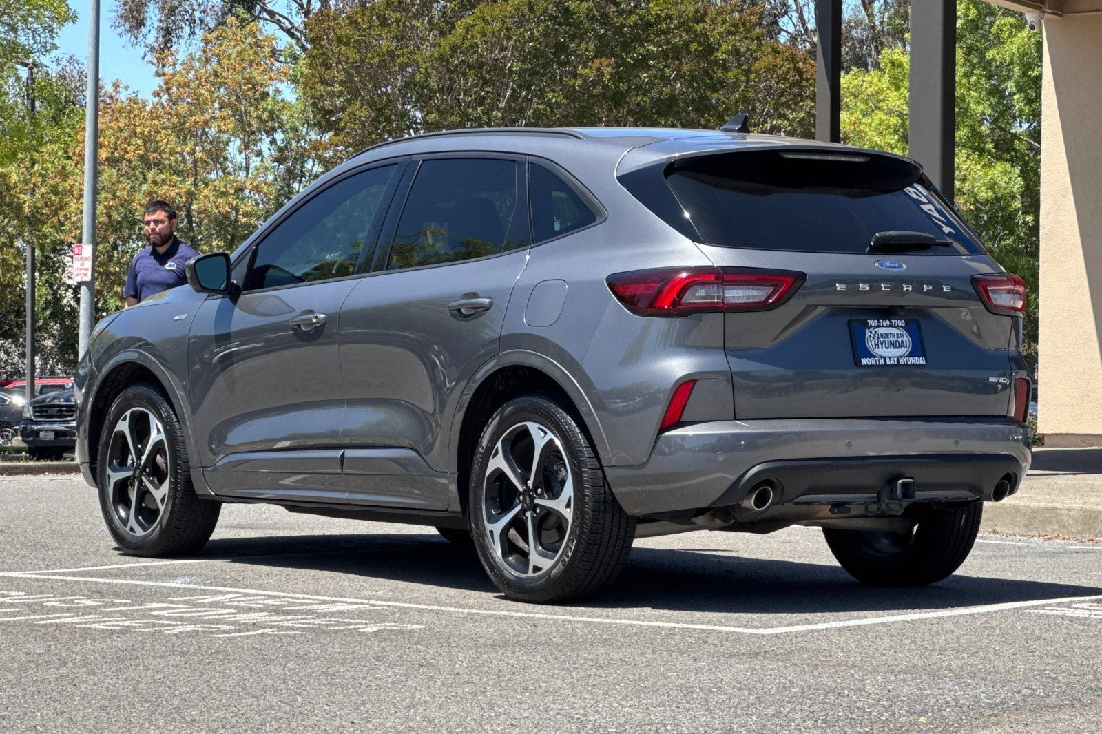 Used 2023 Ford Escape ST-Line Select w/ Tech Pack #2 AWD/4WD image 6