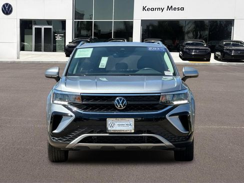 Used 2023 Volkswagen Taos SE FWD image 9