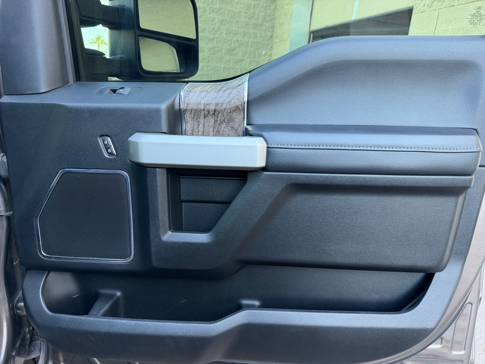 Used 2019 Ford F350 Lariat w/ Lariat Ultimate Package AWD/4WD image 16