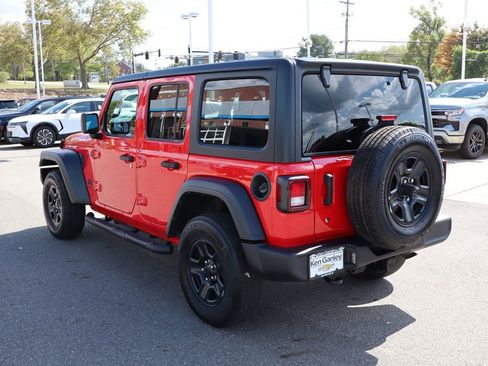 Used 2022 Jeep Wrangler Unlimited Sport image 32